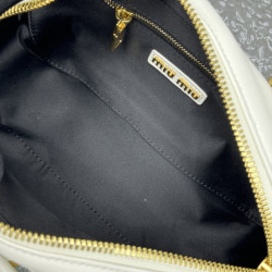 미우미우 아르카디 마테라쎄 나파 가죽 토트백 크로스백 23CM X 12CM X 8CM