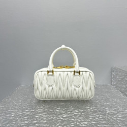 미우미우 아르카디 마테라쎄 나파 가죽 토트백 크로스백 23CM X 12CM X 8CM