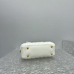 미우미우 아르카디 마테라쎄 나파 가죽 토트백 크로스백 23CM X 12CM X 8CM