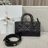 디올 여왕샵 女王 26CM X 15CM X 8CM  (D SIRE 디올 마이 매크로까나쥬백)