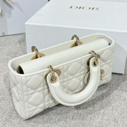 디올 여왕샵 女王 22CM  (디올 디조이 레이디백)