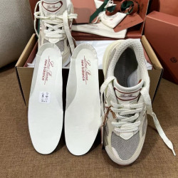 로로피아나 x 뉴발란스 990v6 메이드 인 USA 스니커즈