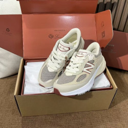 로로피아나 x 뉴발란스 990v6 메이드 인 USA 스니커즈