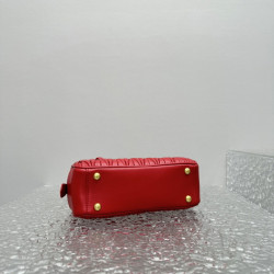미우미우 23CM X 12CM X 8CM
