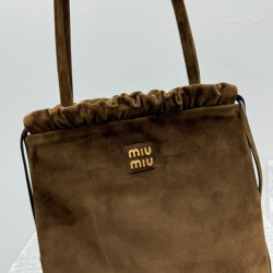 미우미우 28CM X 31CM