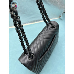 샤넬 지존샵 浩浩 25CM (클래식  미디움 쉐브론 블랙)