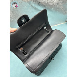 샤넬 지존샵 浩浩 25CM (클래식  미디움 쉐브론 블랙)