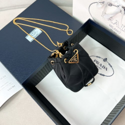 프라다 9.5CM X 9CM X 6CM