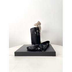 프라다 블랙프레임 17CM X 20CM X 5CM