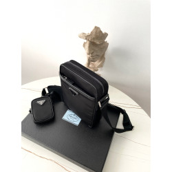 프라다 블랙프레임 17CM X 20CM X 5CM