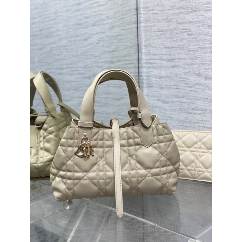 디올 迪奥 23CM