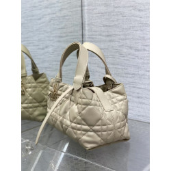 디올 迪奥 23CM