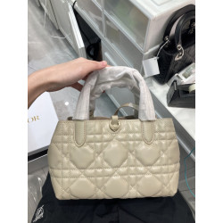 디올 喜洋洋 23CM