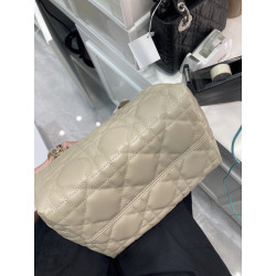 디올 喜洋洋 23CM