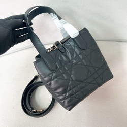 디올 뜨주흐 버티컬 나노 토트백 매크로까나쥬 16CM X 18CM X 12CM