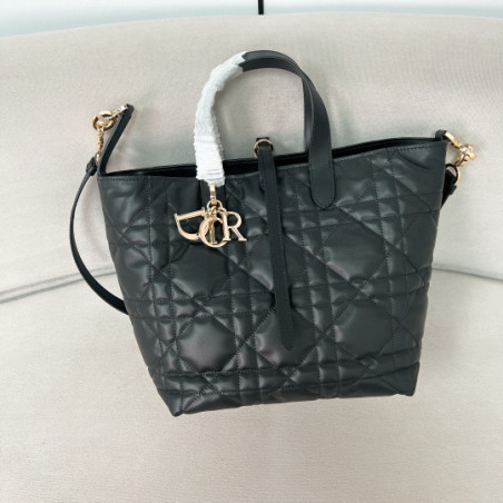 디올 뚜주흐백 미디엄 버티컬 토트백 23CM X 24CM X 16CM