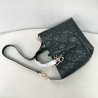 디올 뚜주흐백 미디엄 버티컬 토트백 23CM X 24CM X 16CM