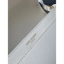 입생로랑 21CM X 11CM X 4.5CM