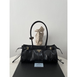프라다 블랙프레임 32CM