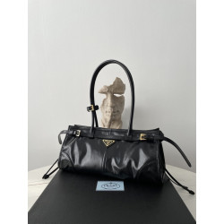 프라다 블랙프레임 32CM