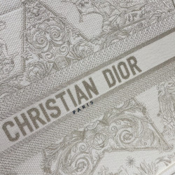 DIOR-喜洋洋