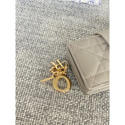 디올 艾尚