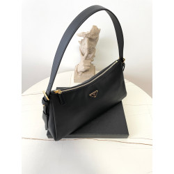 프라다 블랙프레임 39CM X 23CM X 12CM