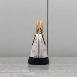 루이비통 여왕샵 女王 18CM X 12CM X 8CM