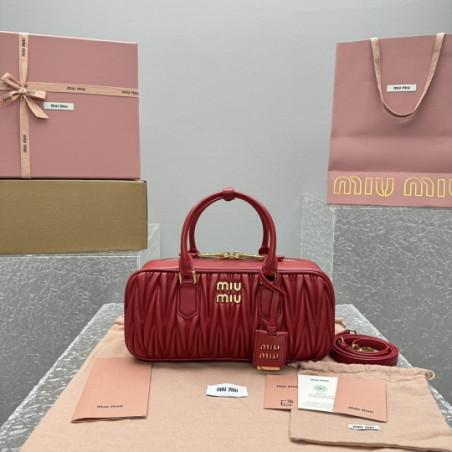 미우미우 23CM/27CM  사진은 27CM