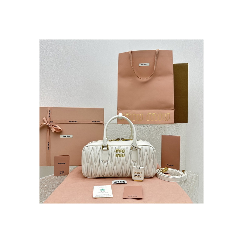 미우미우 23CM/27CM  사진은 27CM