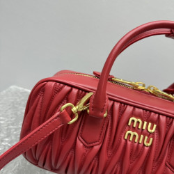 미우미우 23CM/27CM  사진은 27CM