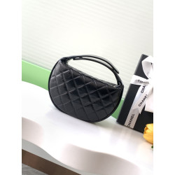 샤넬 파우치 그레인드 샤이니 카프스킨 11CM X 19CM X 8CM