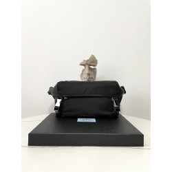 프라다 블랙프레임 27CM X 15.5CM X 15CM