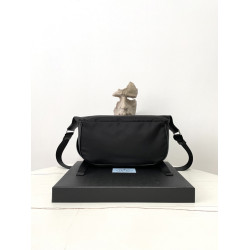 프라다 블랙프레임 27CM X 15.5CM X 15CM