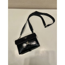 프라다 18CM X 13CM X 3CM