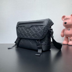 루이비통 22.5CM X 11CM X 33CM