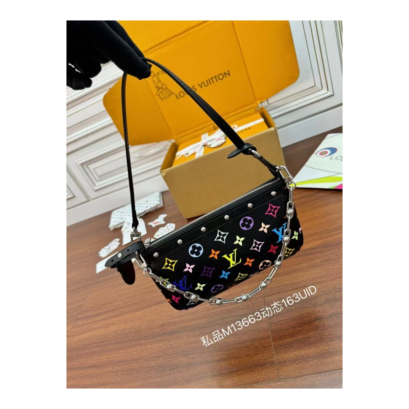루이비통 M13663  TM 포쉐트 악세수아 모노그램 캔버스 미니백 듀티프리 最佳 22CM X 13CM X 4CM