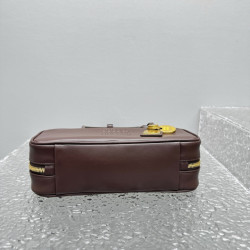 미우미우 가죽 보백 28CM X 11.5CM X 8CM