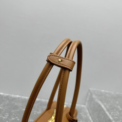 미우미우 가죽 보백 28CM X 11.5CM X 8CM