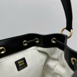 미우미우 가죽 백팩 23CM/29CM