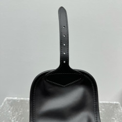 미우미우 가죽 백팩 23CM/29CM