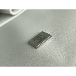 샤넬 클래식 미디엄 더블 플랩백 25CM 캐비어 화이트 은장