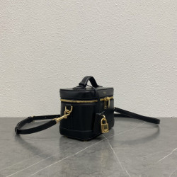 셀린느 18CM X 10CM X 13CM