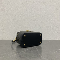 셀린느 18CM X 10CM X 13CM