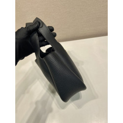 프라다 18CM X 16CM 10CM