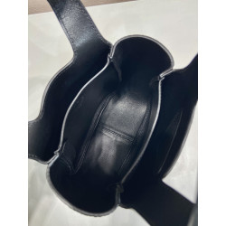 프라다 18CM X 16CM 10CM