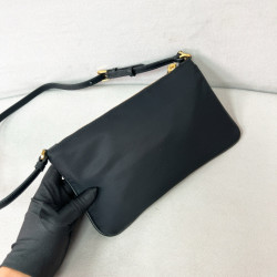 프라다 24CM X 14CM