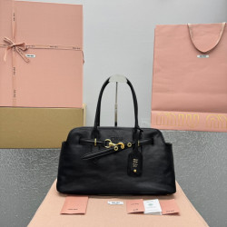 미우미우 아방뛰르 나파 가죽백 44.5CM X...