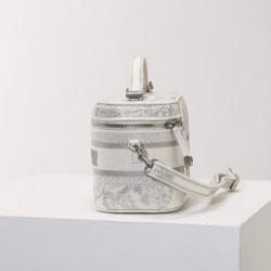 디올 大拇指 18CM X 10CM X 14CM