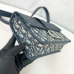 디올 몽테인 백블루 자카드 앤 스무스 카프스킨 24CM X 17CM X 8CM